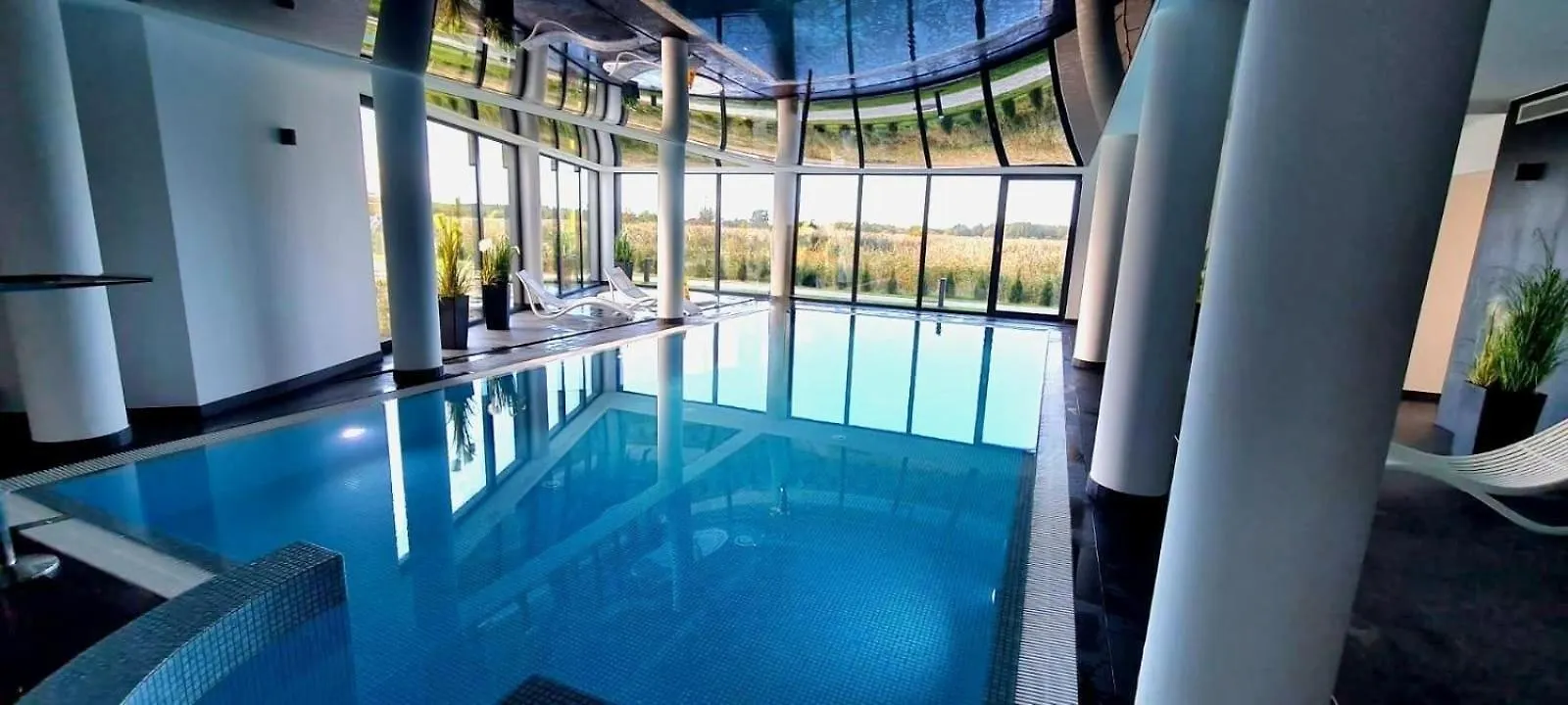 Horyzont Apartamenty - Apartamenty Westin House Sauna, Basen I Silownia Kolobrzeg 0*,  Polonya